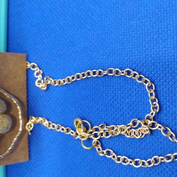 Green Flower with Gold Ring Fidget Spinner Necklace - Picture 3 of 3